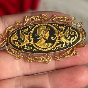 4/$50 vintage 1970 Elegant Gold and Black Brooch gladiator 🙋‍♀️
